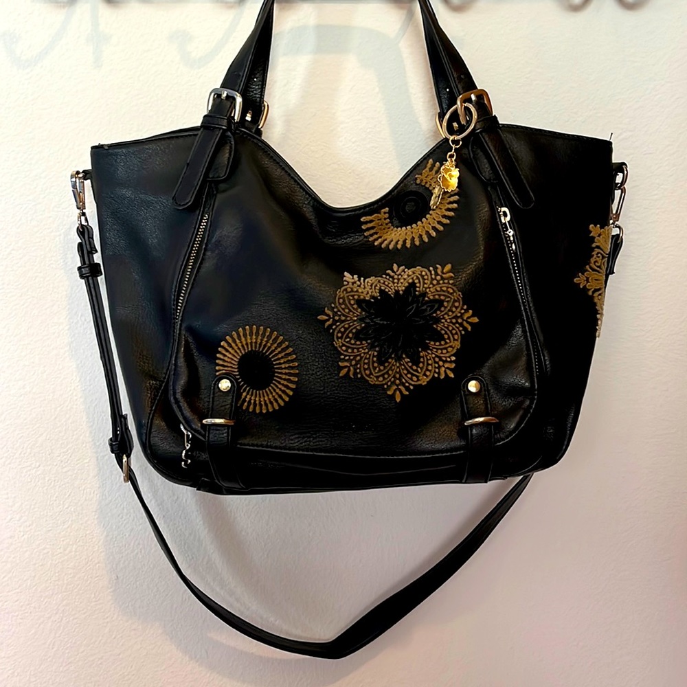 Chic Black and Gold Women's Shoulder Bag
